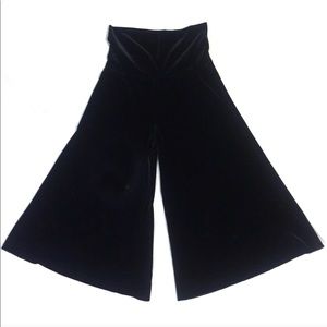 THE LIMITED Velvet Stretch Wide Leg Pants gauchos